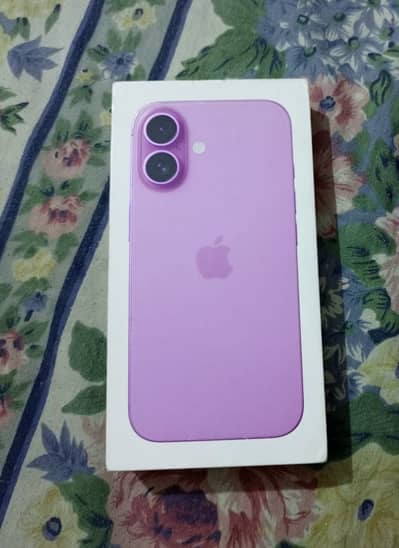 Apple iPhone 16 only 8 charging cycles with original box