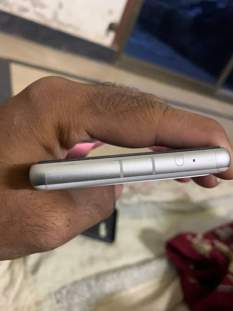 Google Pixel 7a 4