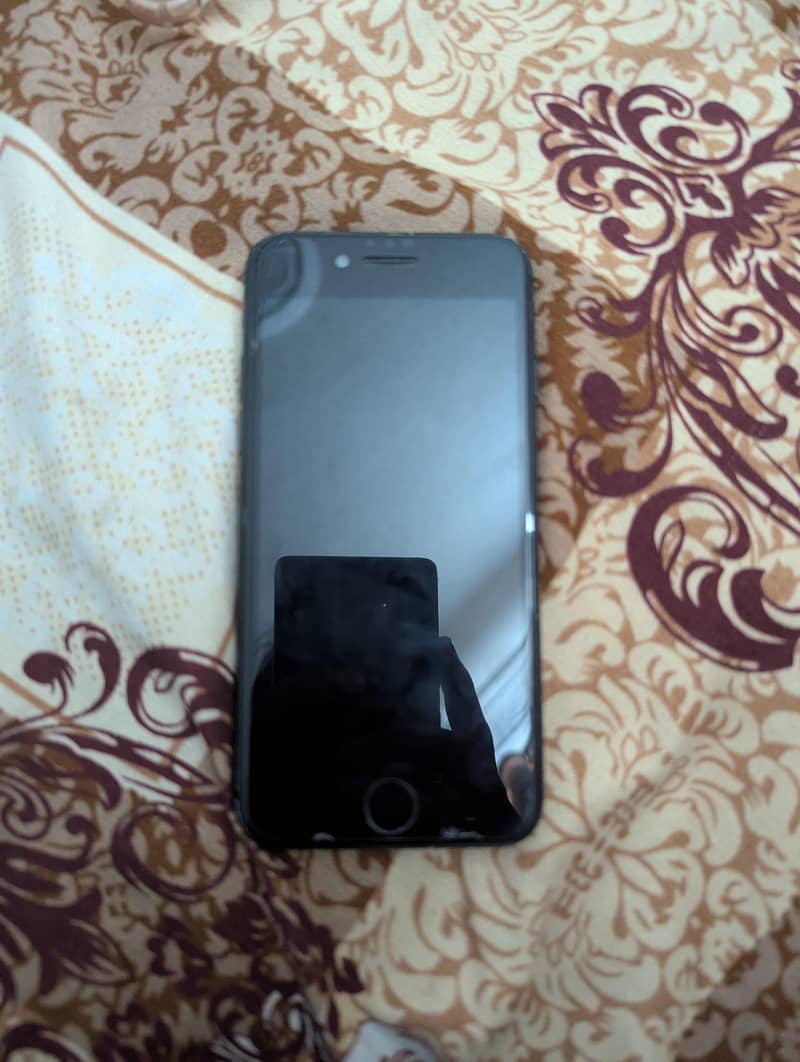 Apple iPhone 7 1