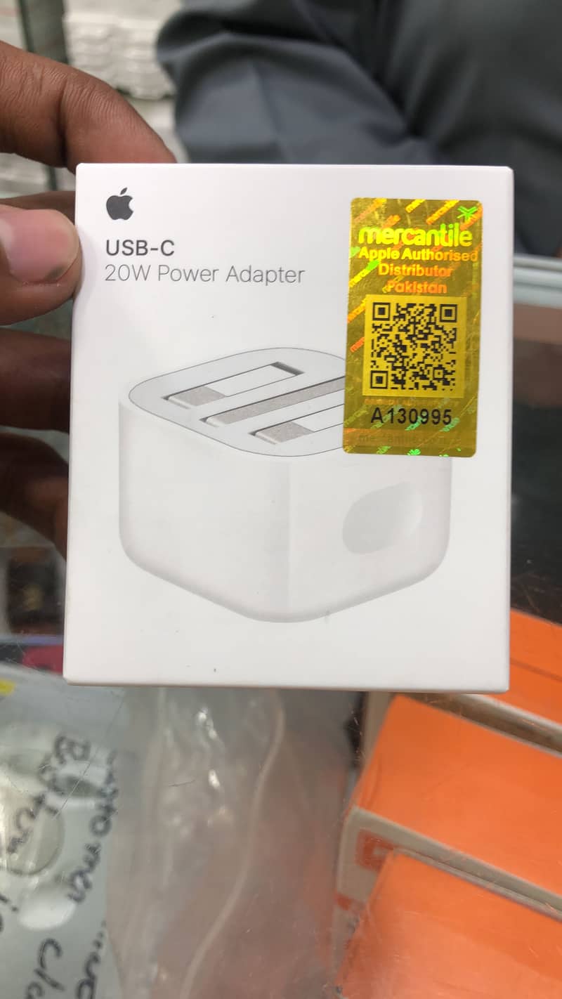 iPhone adapter 0