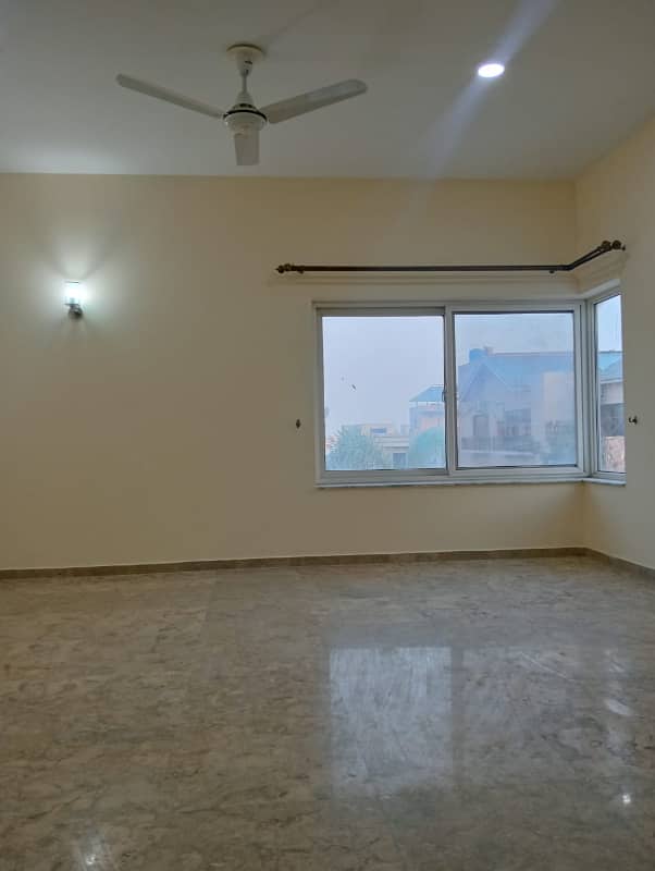 E11 Nice Upper 3 Bed Portion 5