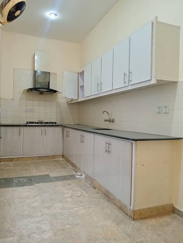 E11 Nice Upper 3 Bed Portion 6
