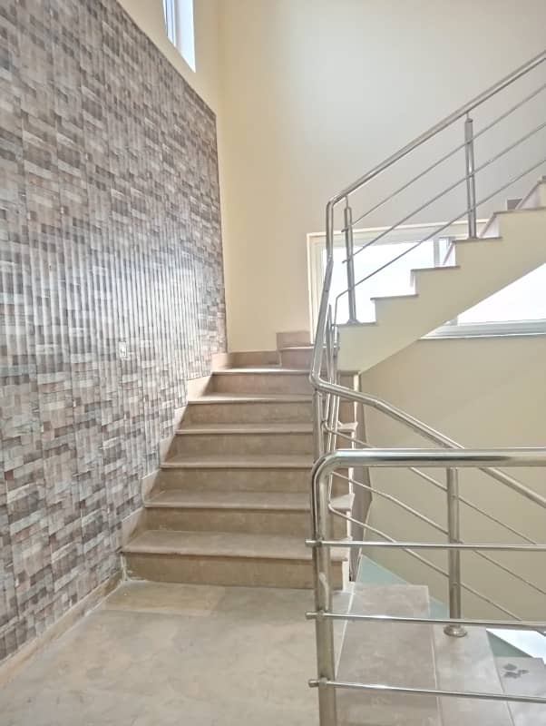 E11 Nice Upper 3 Bed Portion 7