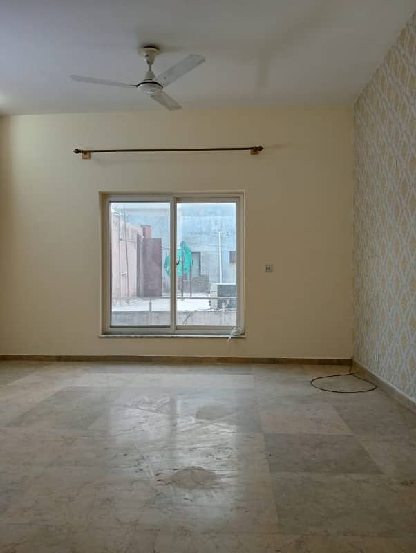 E11 Nice Upper 3 Bed Portion 10