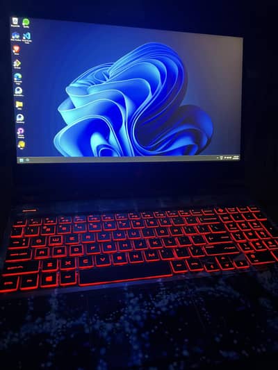 HP OMEN 15 GAMING  - i5 8th gen / 16gb RAM / 1050ti 4GB / 144hz