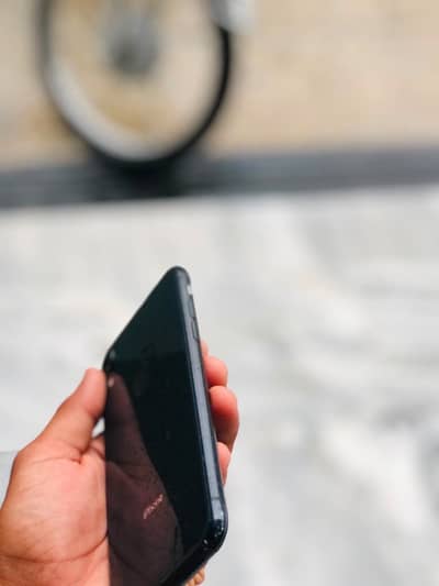 Apple iPhone XR