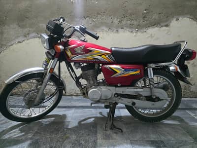 Honda 125 fir sell 2025 model 9700 km driven