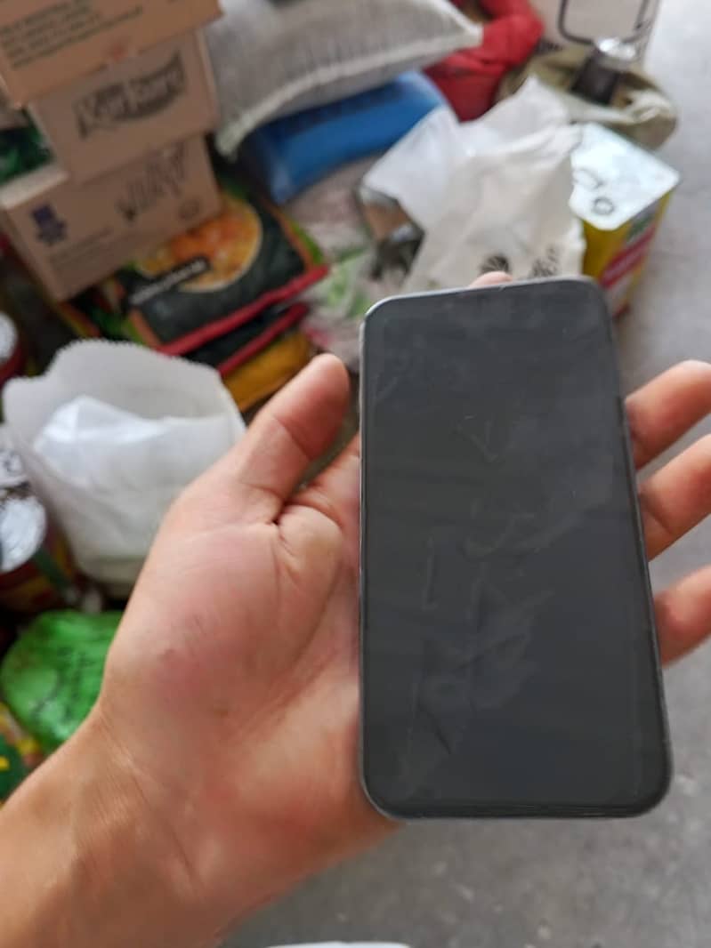 Apple iPhone 13pro 1