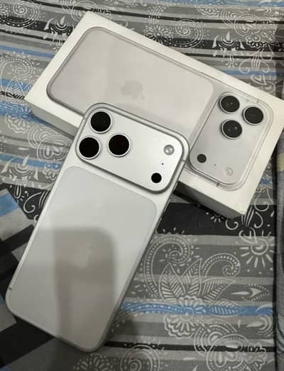 iPhone 17 pro max factory unlock non pta new condition