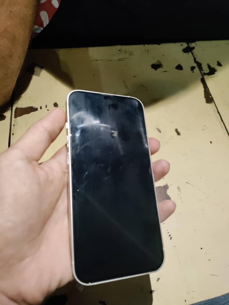 Apple iPhone 13 1