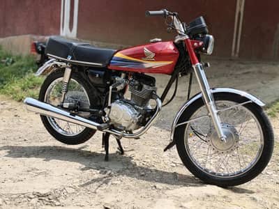kisi k pas 50 se 60 hazar ki range ma bike ho biomatric b ho rabta kro