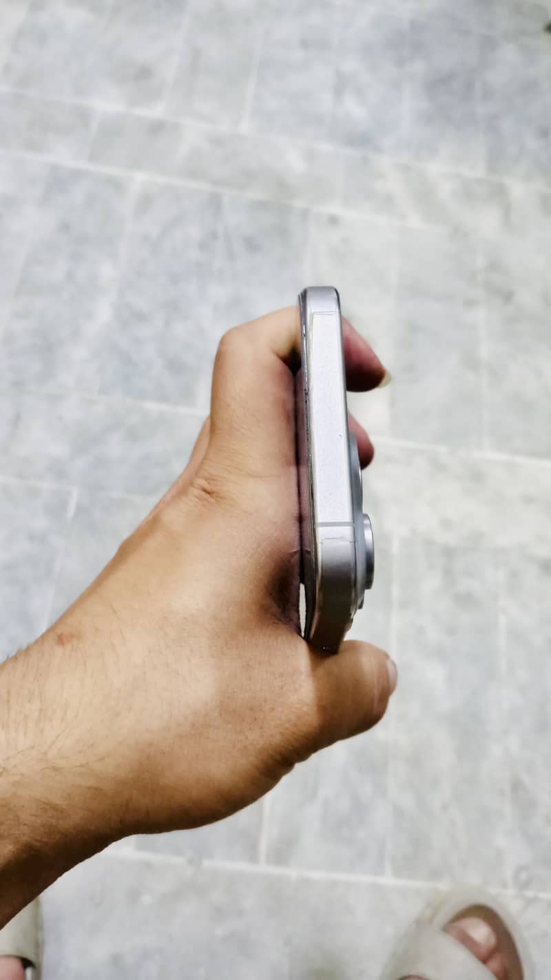 Apple iPhone 15 Pro Max 1