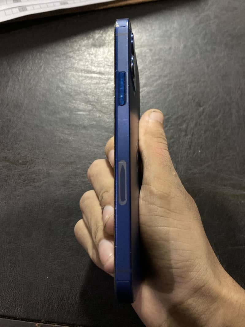 Apple iPhone 12 1
