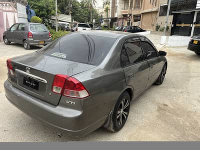 Honda Civic EXi 2004