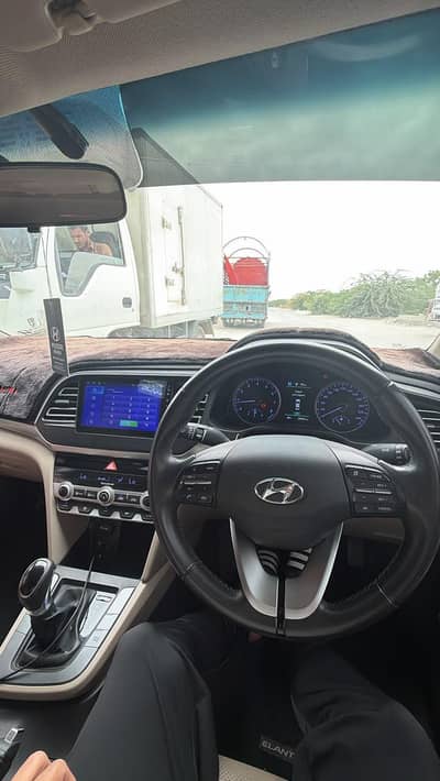 Hyundai Elantra 2024