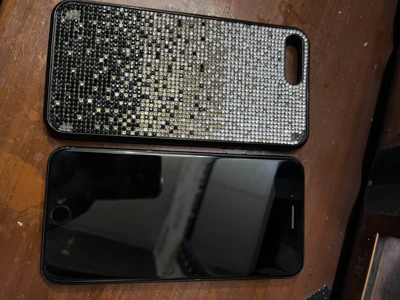 Apple iPhone 7 Plus 0