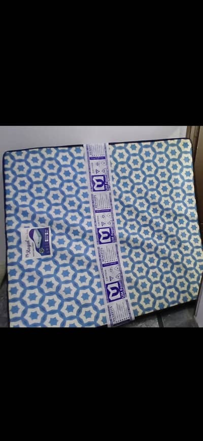 New Medicated 6 inch Matress For sale urgently