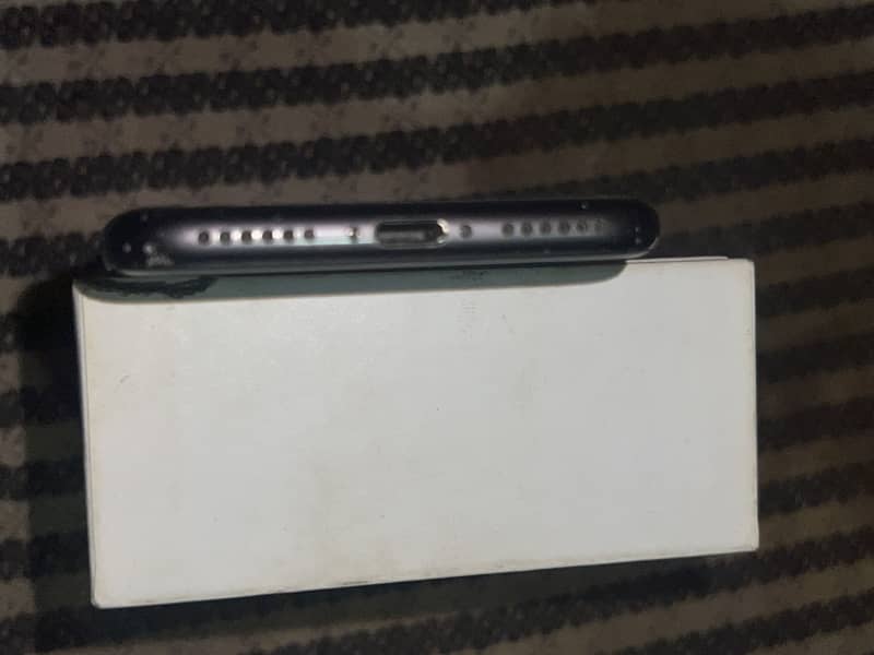 Apple iPhone 8