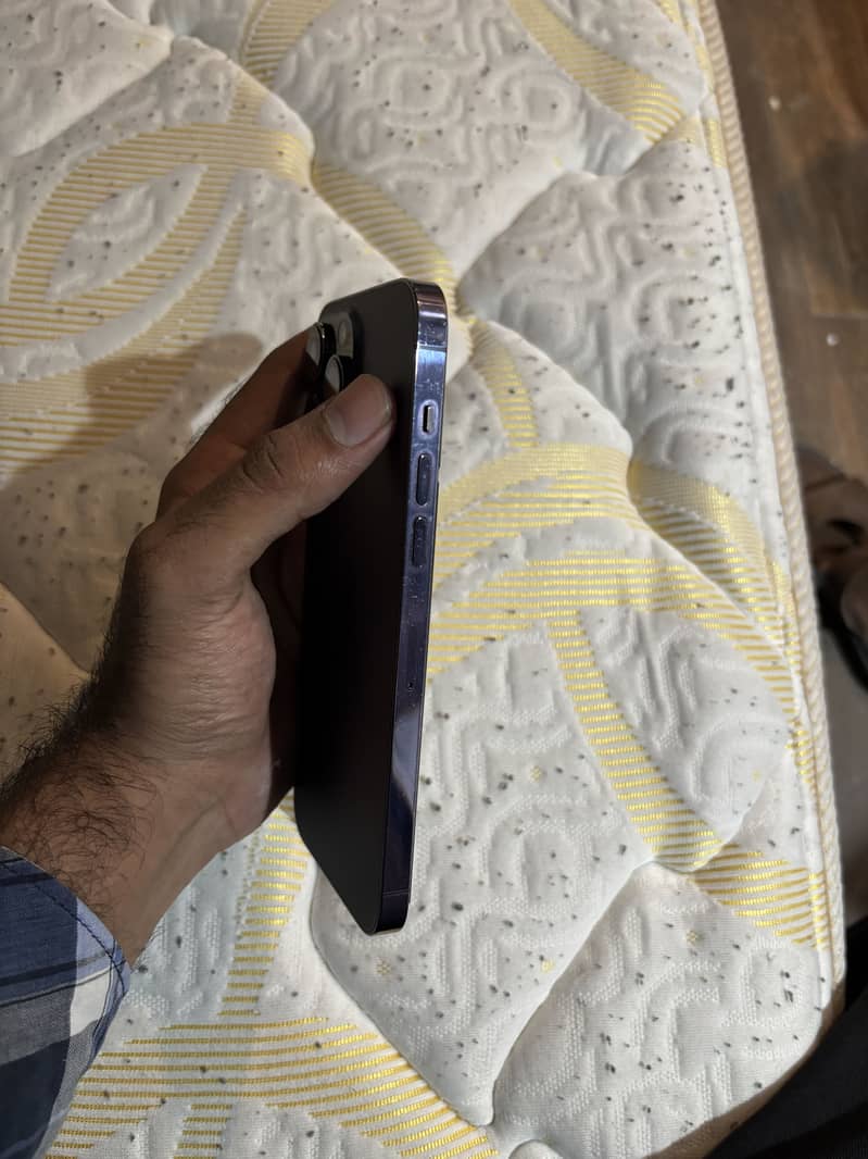 Iphone 14 pro max 2