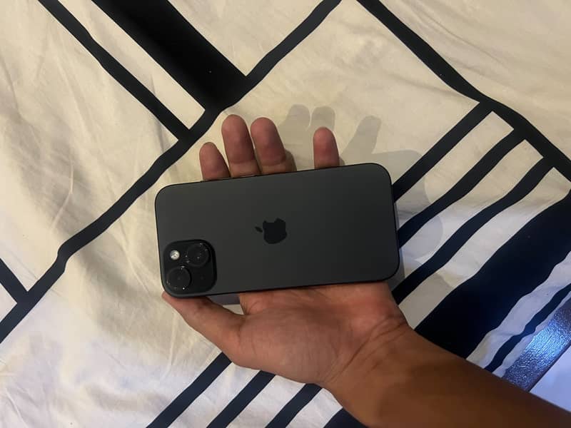 Apple iPhone 15 7