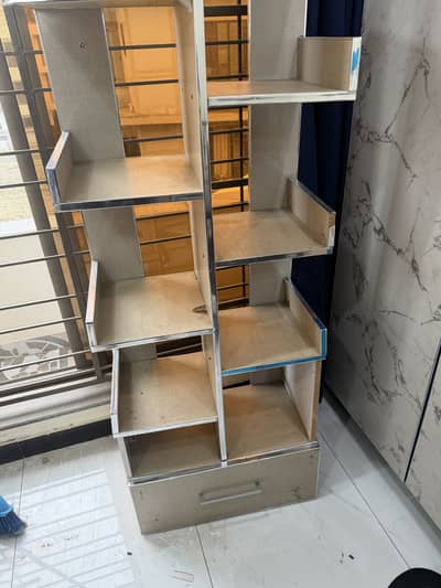 Bookshelf for sale in very reasonable price