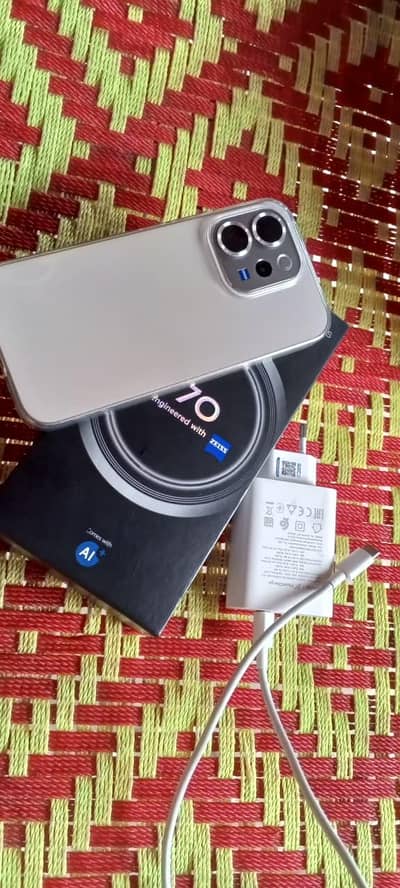 Vivo V70 5G 12/256 complete box top quality phone