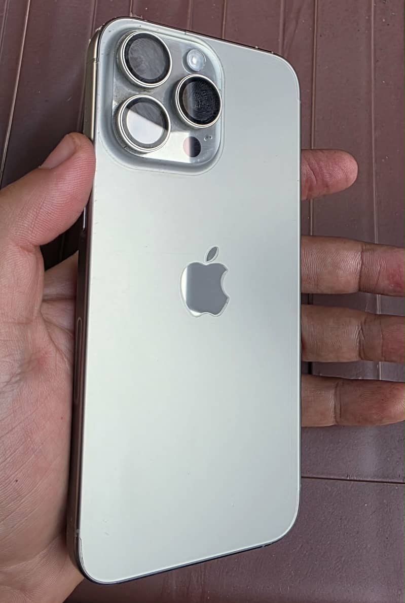 Iphone 15 pro Max 6