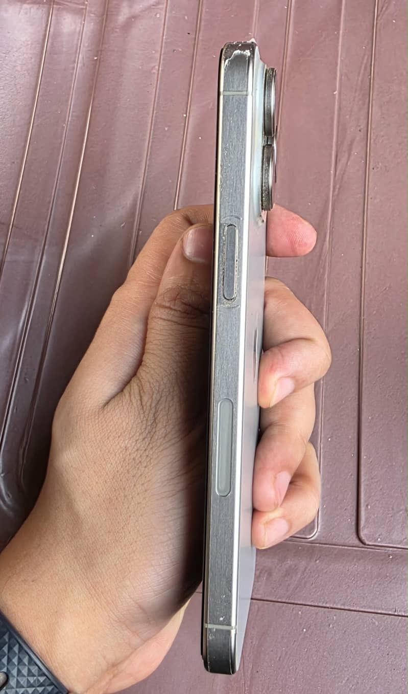 Iphone 15 pro Max 7