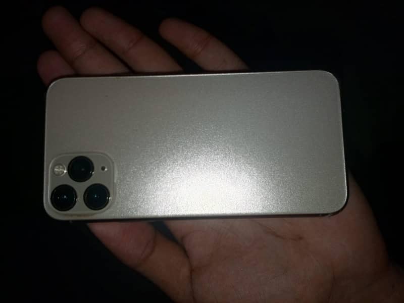 iphone 11 pro 2