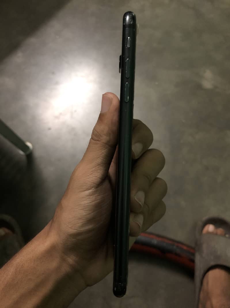 Apple iPhone 7 Plus 1