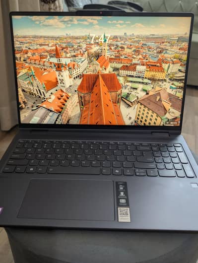 Lenovo Yoga 7 16-Inch 2-in-1 Convertible Touchscreen Model 16IML9/83DL