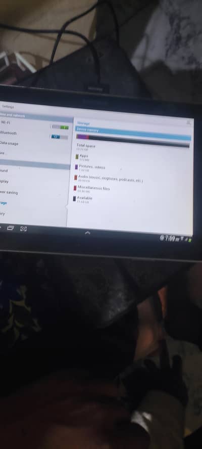 Samsung tab 10"sacreen android with charger cover sath hai