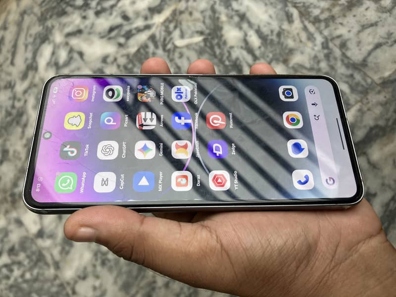 Google pixel 8 1