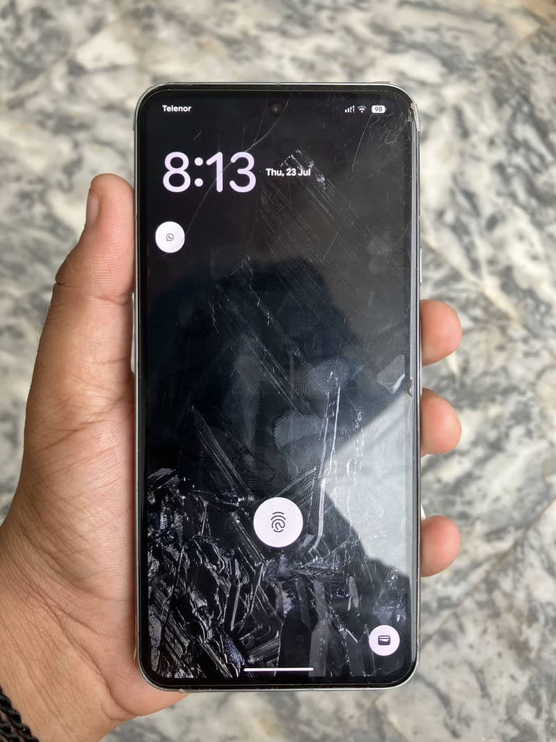 Google pixel 8 3