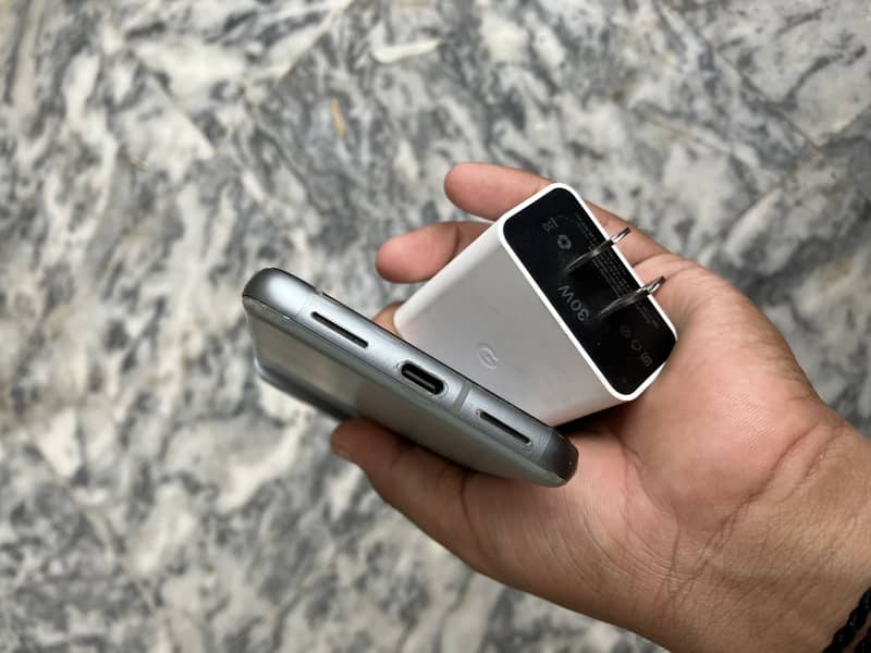 Google pixel 8 5