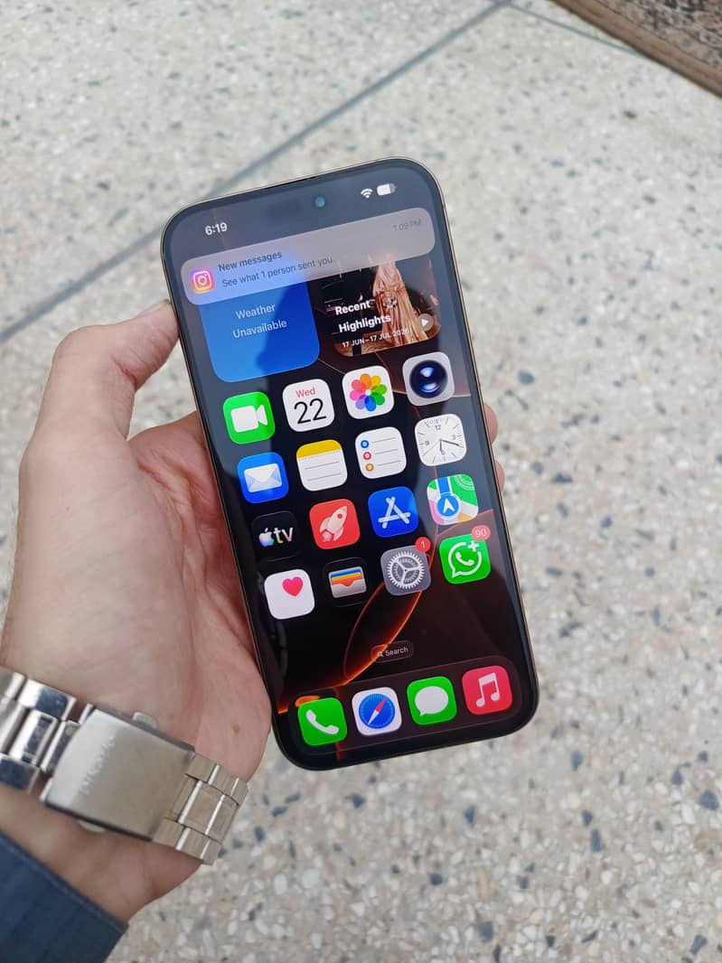iPhone 16 Pro Max 2
