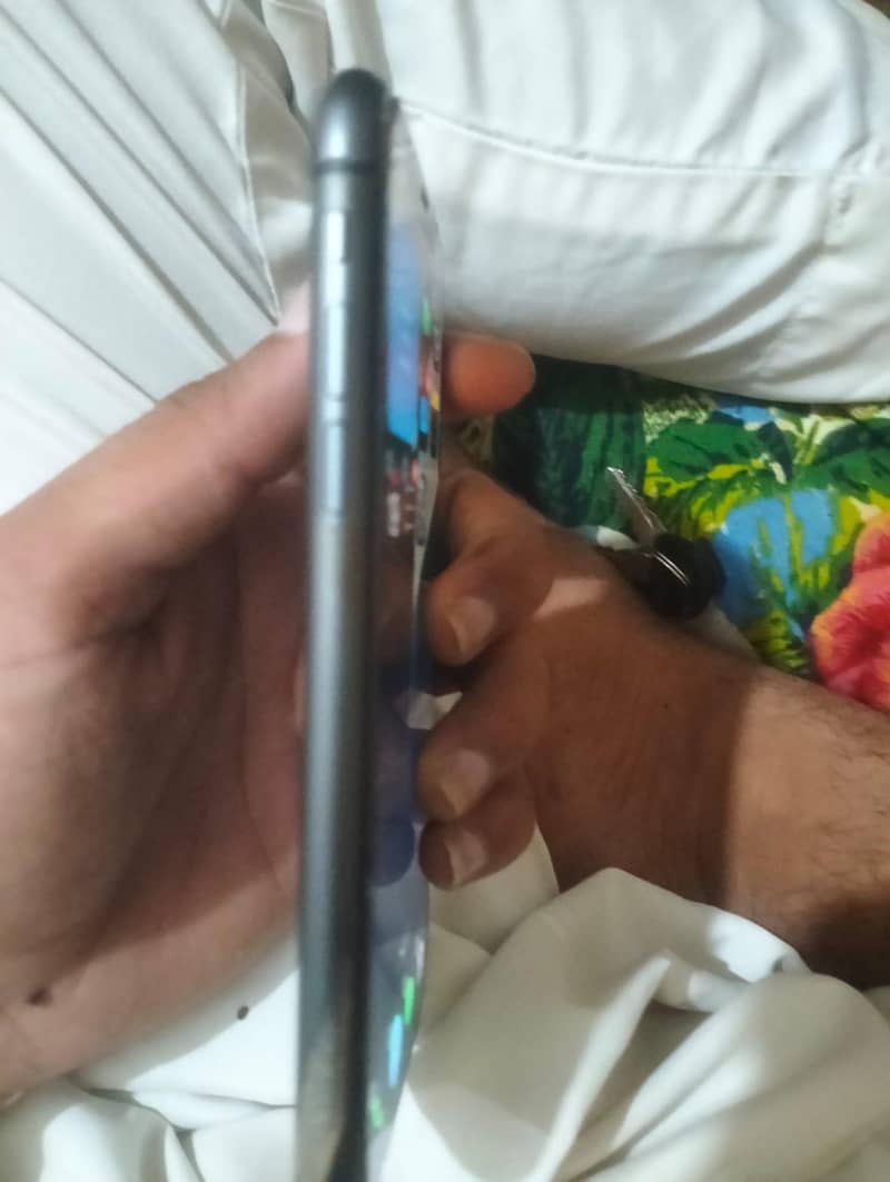 Apple iPhone 11 3