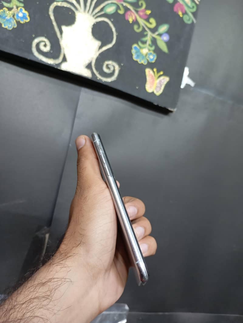 Apple iPhone X 3