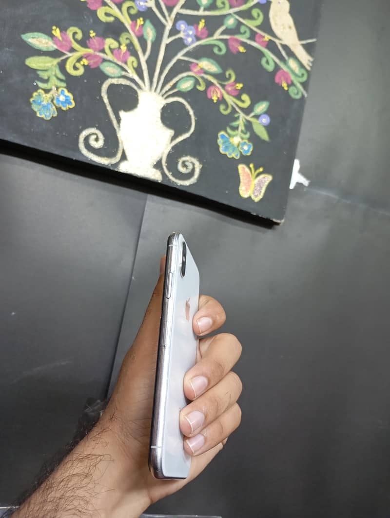Apple iPhone X 5