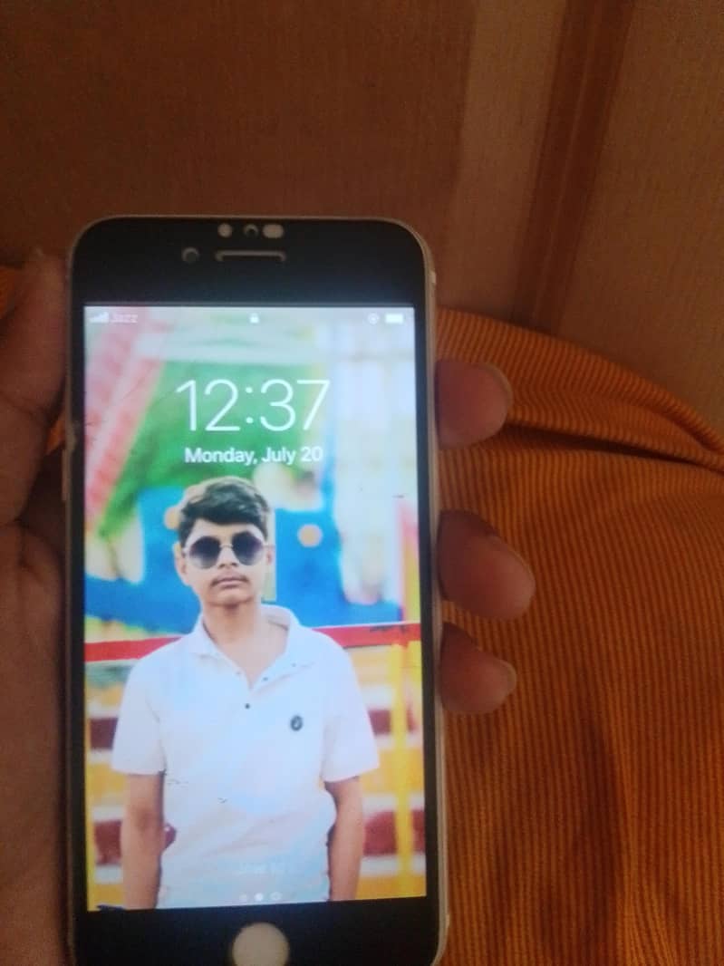 Apple iPhone 6S Plus 0
