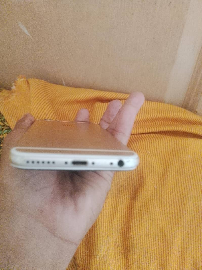 Apple iPhone 6S Plus 1