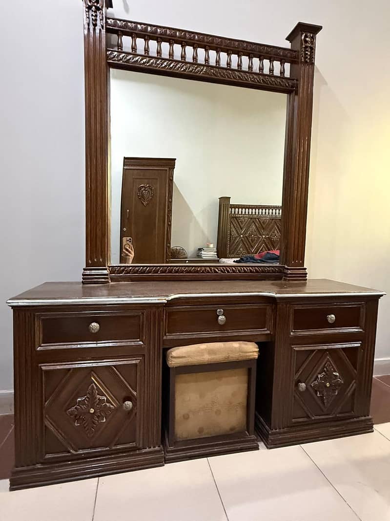 dressing table 3