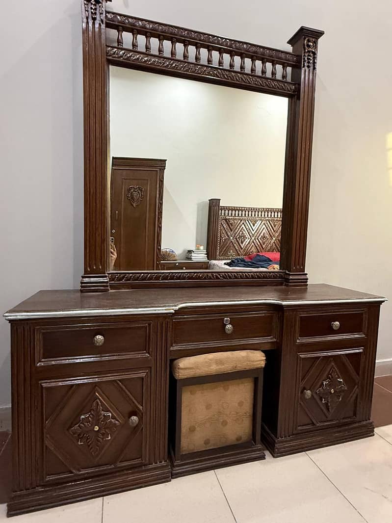 dressing table 4