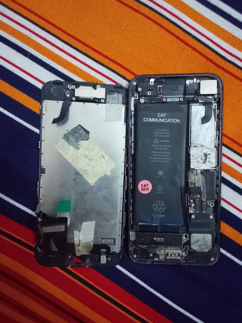 Apple iPhone 7 0