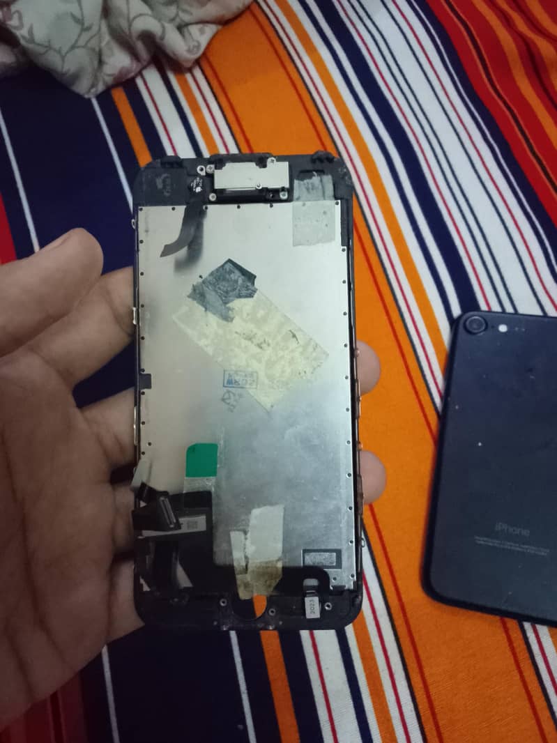 Apple iPhone 7 1