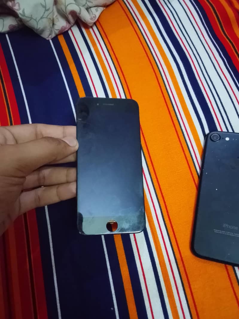 Apple iPhone 7 2