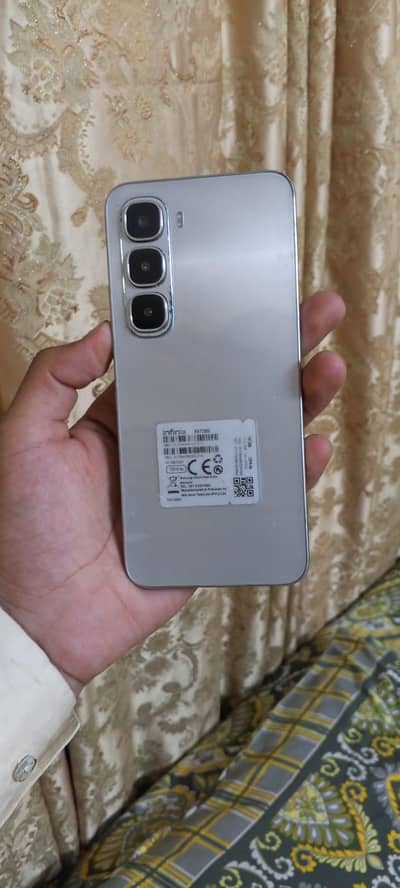 Infinix Hot 60i 6+128 with box charger