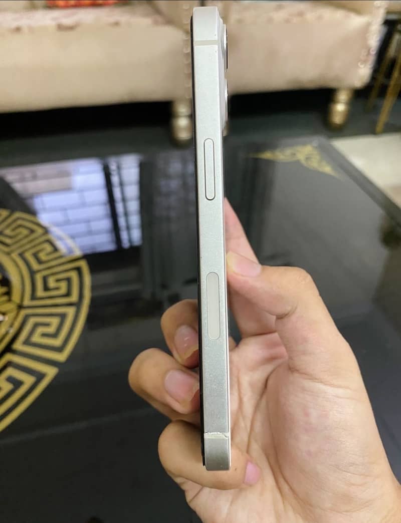 Apple iPhone 13 4