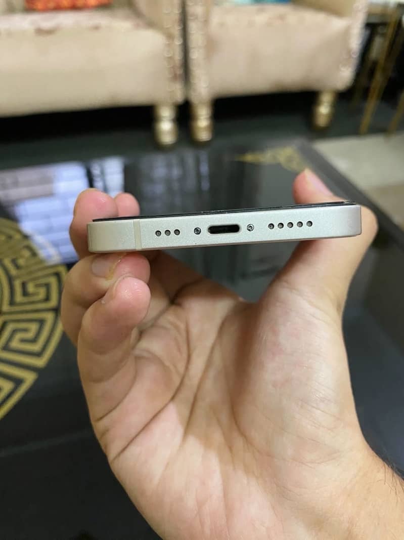 Apple iPhone 13 6