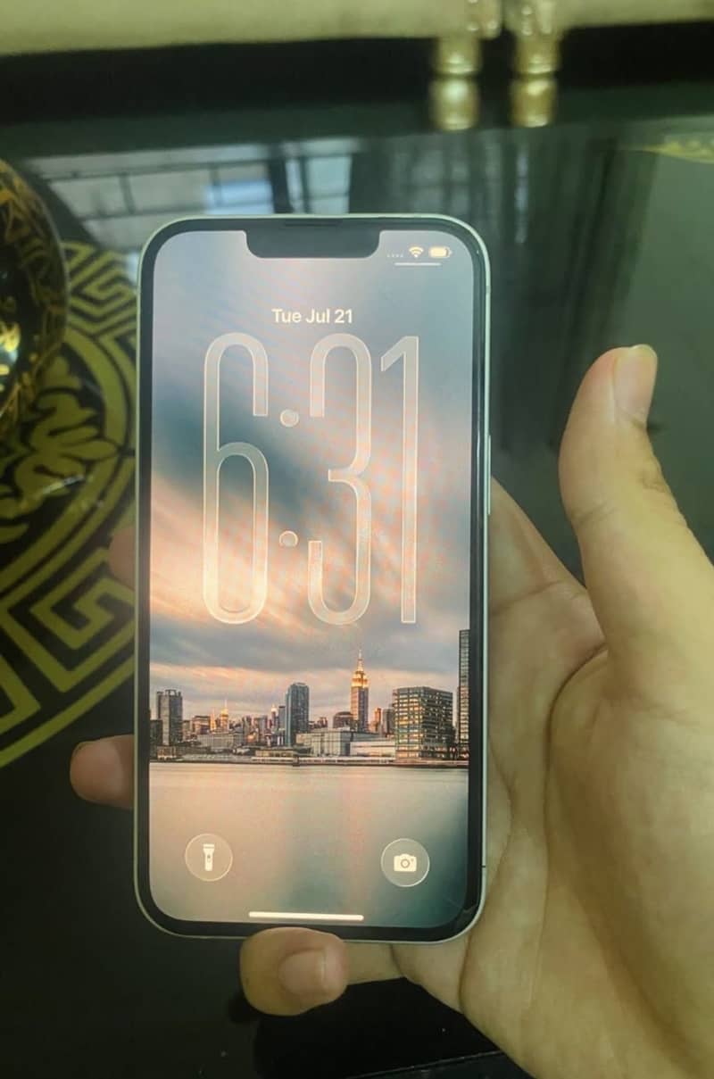 Apple iPhone 13 10